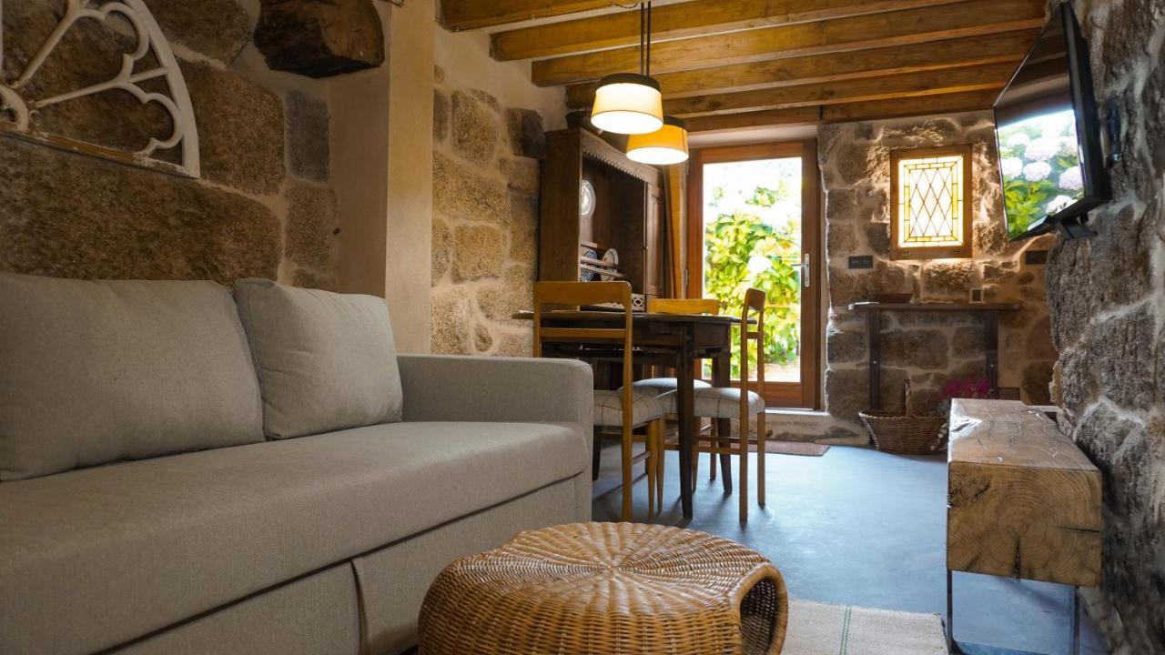 Nogueira De RamuinCasa La Trinidad - Ribeira Sacraアパートメント エクステリア 写真