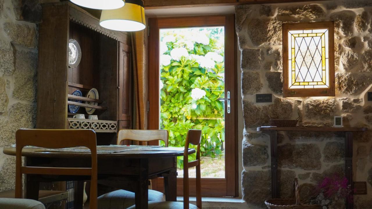 Nogueira De RamuinCasa La Trinidad - Ribeira Sacraアパートメント エクステリア 写真