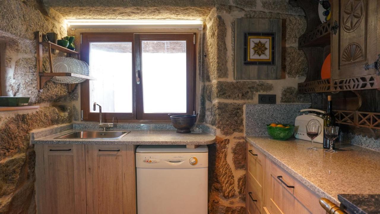 Nogueira De RamuinCasa La Trinidad - Ribeira Sacraアパートメント エクステリア 写真